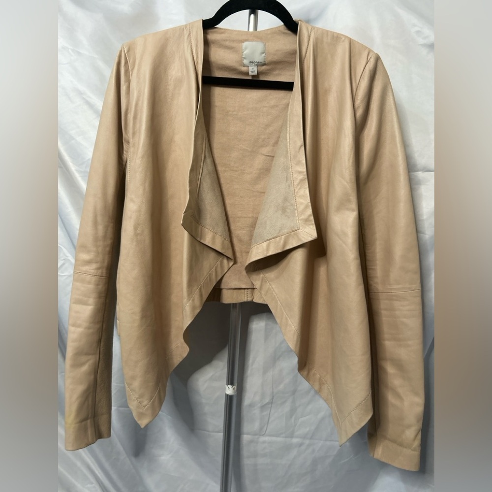Elegant Halogen genuine leather jacket in a beautiful nude neutral tone 🤍 - Picture 3 of 11